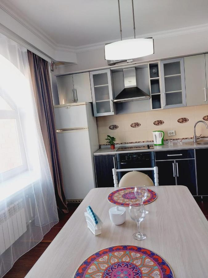 Квартира На Плазе Aqtöbe Exterior foto